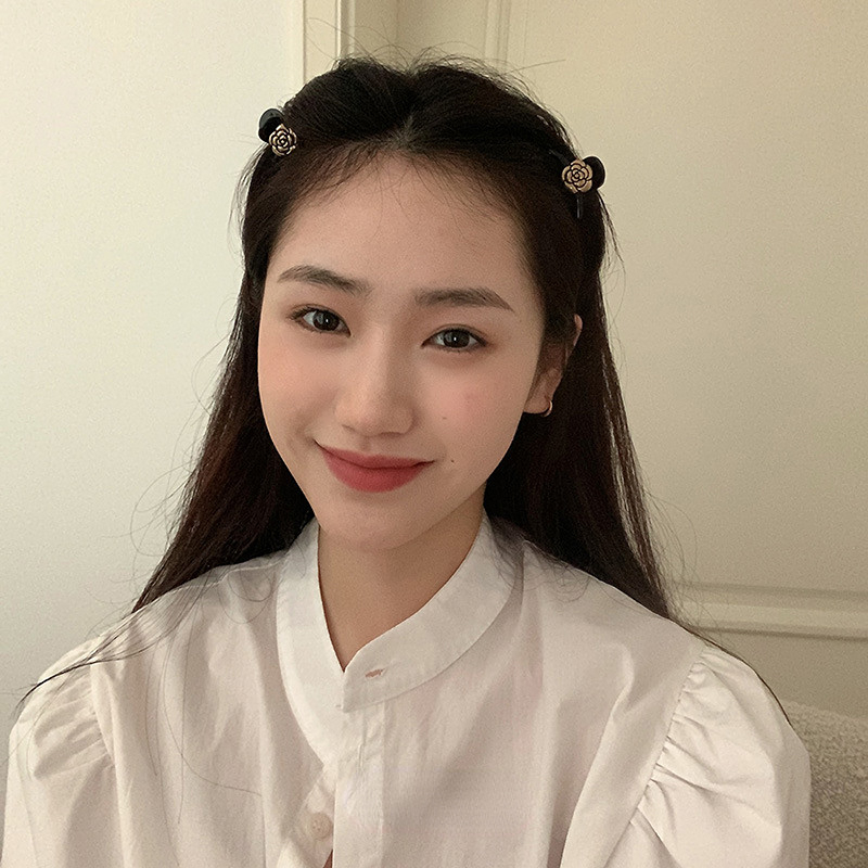 Camellia Small Hair Grab Clip French Style Small Grab Claw Back Head Spoon Coiled Top Clip Balck Mini Hair Accessories Hair Clip