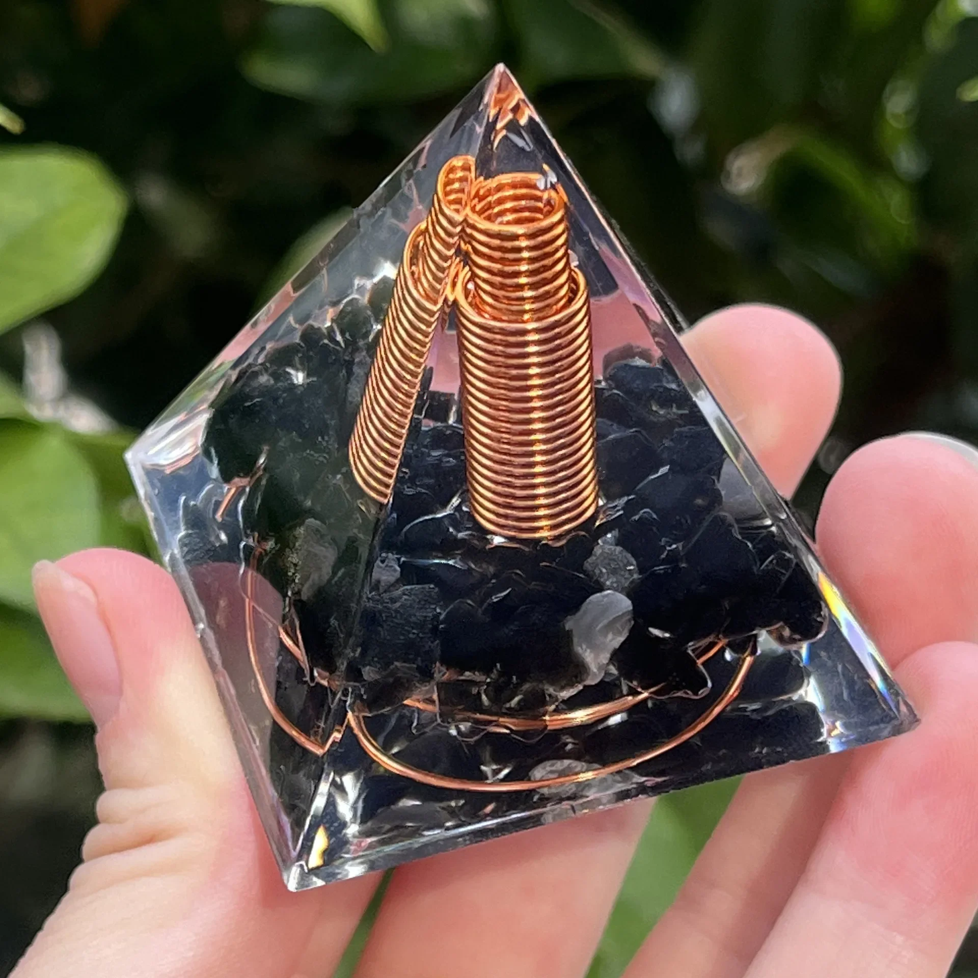 Energy Pyramid Orgonite Reiki Natural Amethyst Peridot Reiki Chakra Meditation Tool Room Decor Crystal Gifts Pyramid