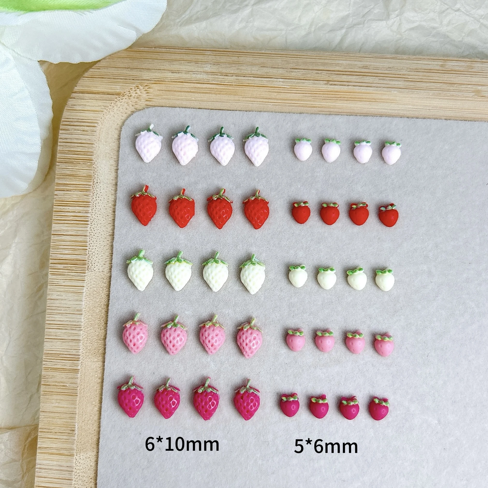 30PCS Simulated Cute Strawberry Nail Art Charms Creative Colorful Strawberry Resin Nail Decorations for DIY Hairpin Nails Crafts