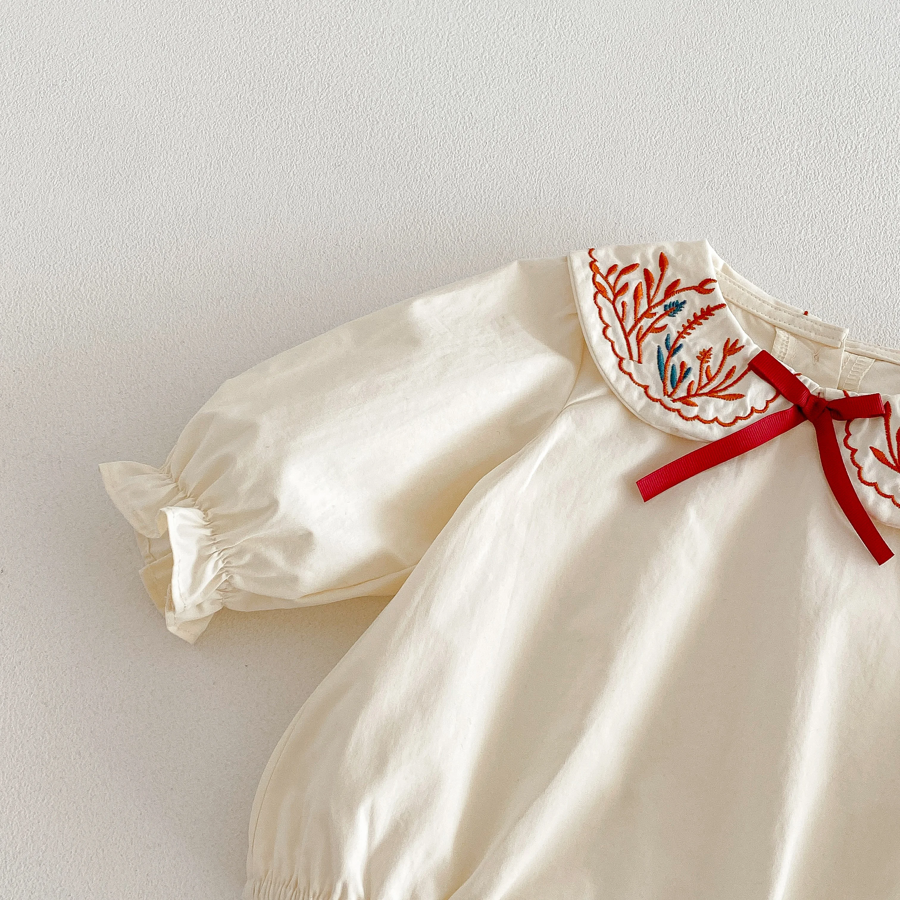 New Style One-Piece Baby Dress with Trendy Collar and Bag on the Back, Suitable for Spring and Autumn Seasons