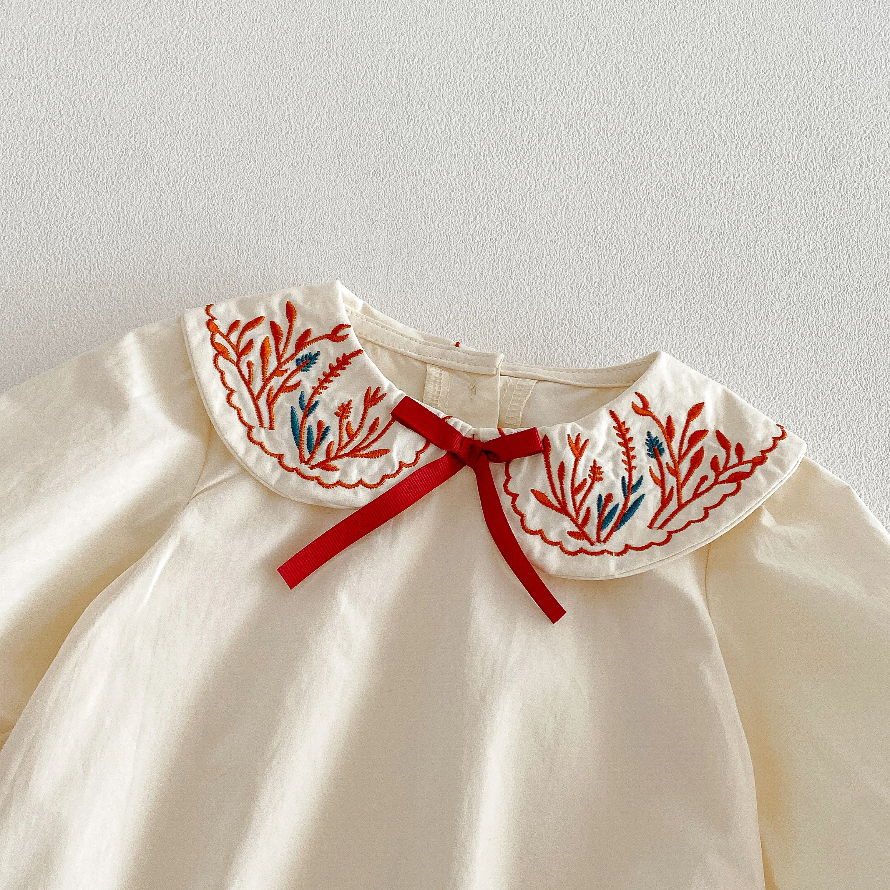 New Style One-Piece Baby Dress with Trendy Collar and Bag on the Back, Suitable for Spring and Autumn Seasons