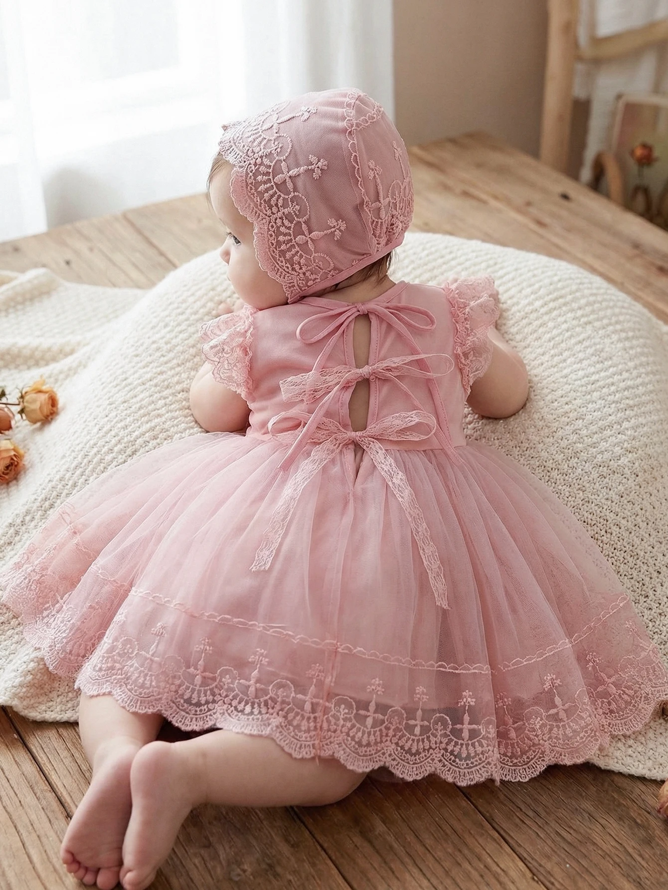 Elegant White Lace Baptism Gown for Infant Girls,Princess-Inspired Formal Attire Suitable for Baptisms,Wedding,Special Occasions
