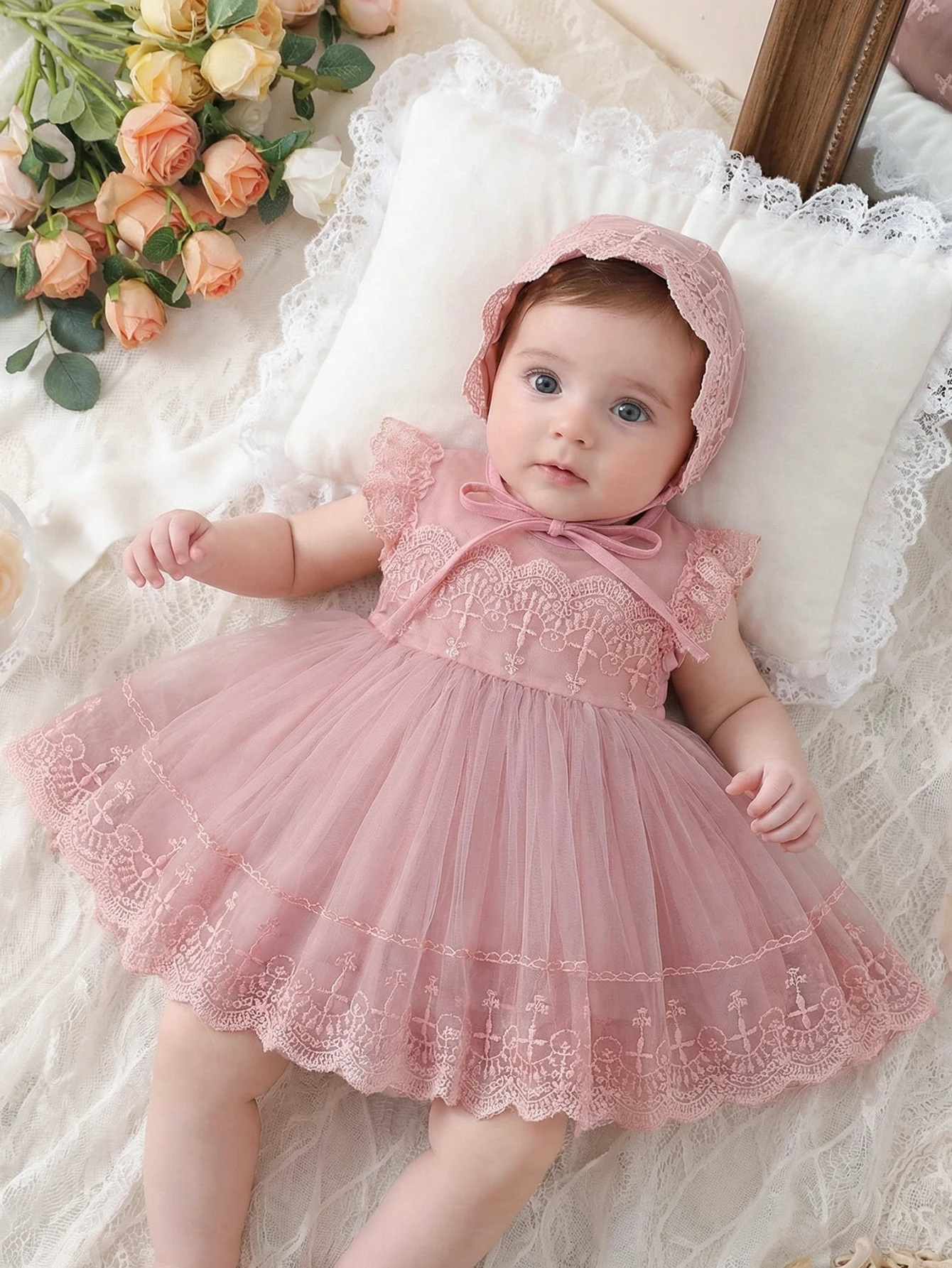 Elegant White Lace Baptism Gown for Infant Girls,Princess-Inspired Formal Attire Suitable for Baptisms,Wedding,Special Occasions