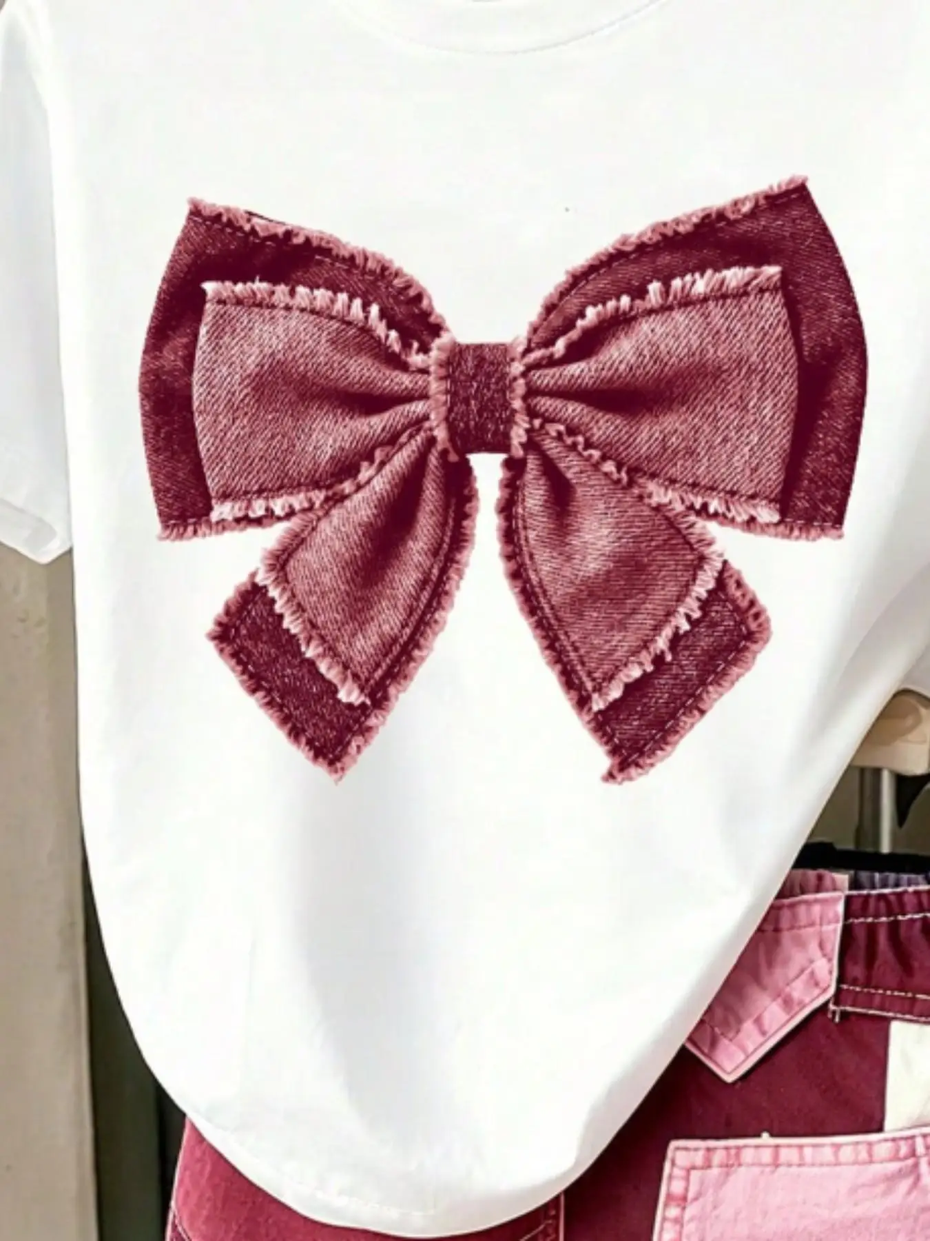 Girls' Summer Casual Outfit, Children's Bow Print Set, Loose Short-Sleeve Top + Printed Shorts Two-Piece Set, Suitable for Kids over 3 Years Old, Versatile Clothing