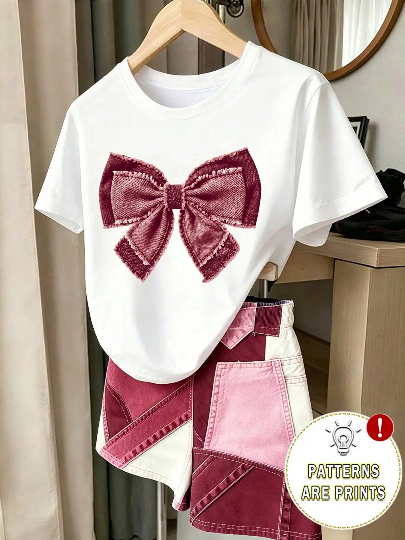 Girls' Summer Casual Outfit, Children's Bow Print Set, Loose Short-Sleeve Top + Printed Shorts Two-Piece Set, Suitable for Kids over 3 Years Old, Versatile Clothing
