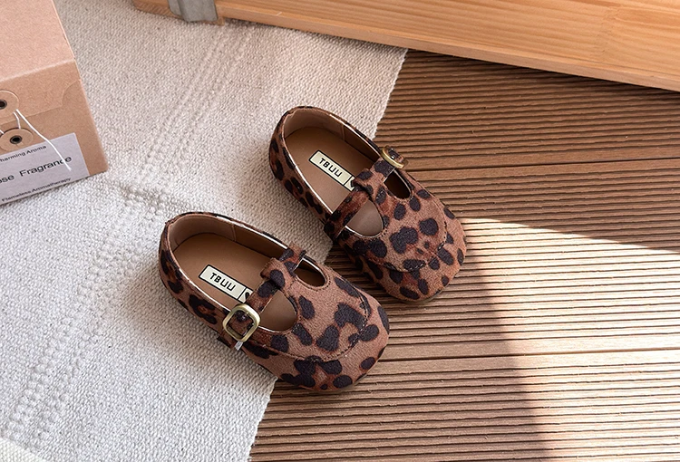 Girls Leather Shoes Toddlers Flats Princess Sweet Little Kids Soft Shoes T-strap Retro Classic Children's Dress Shoes for Party