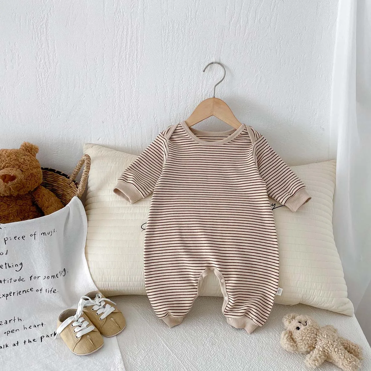 Korean Style Baby Autumn and Winter Long Sleeve Striped Boneless Envelope Collar Jumpsuit for Boys and Girls Baby Comfortable Ho