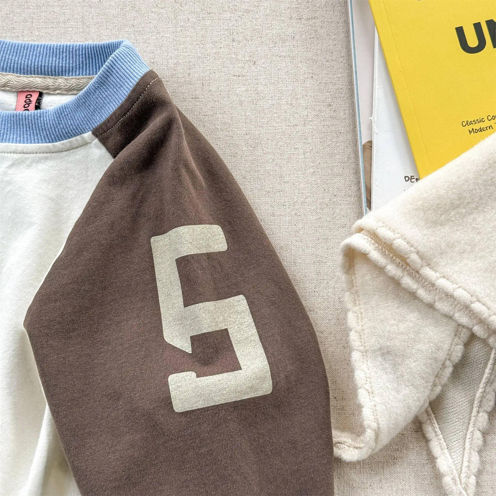 Autumn Kids Cotton Letter Print Base T-Shirts Korean Style Color Block Long Sleeves Loose Kids Top for 1-6Y Boys and Girls