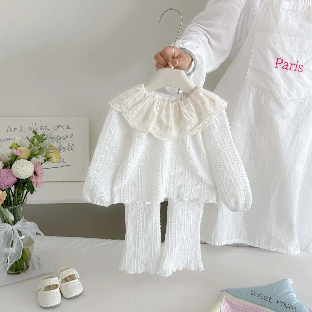 Girls' Lace Large Lapel Long-Sleeved Top + Knitted Flared Pants Two-Piece Set, Cable Knit Texture Baby Korean-Style Outfit, Spring and Autumn Home and Outdoor Children's Clothing