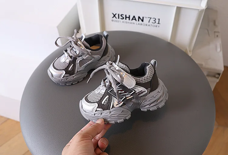 Thick-soled Children's Sports Shoes Autumn Leather Fashion Girl's Running Shoes Boys' Casual Shoes Lace-up Soft Sole Kids Shoes
