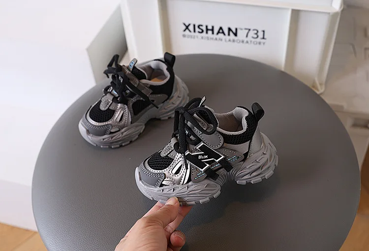 Thick-soled Children's Sports Shoes Autumn Leather Fashion Girl's Running Shoes Boys' Casual Shoes Lace-up Soft Sole Kids Shoes