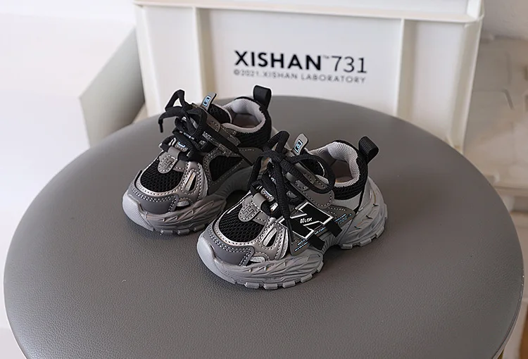 Thick-soled Children's Sports Shoes Autumn Leather Fashion Girl's Running Shoes Boys' Casual Shoes Lace-up Soft Sole Kids Shoes
