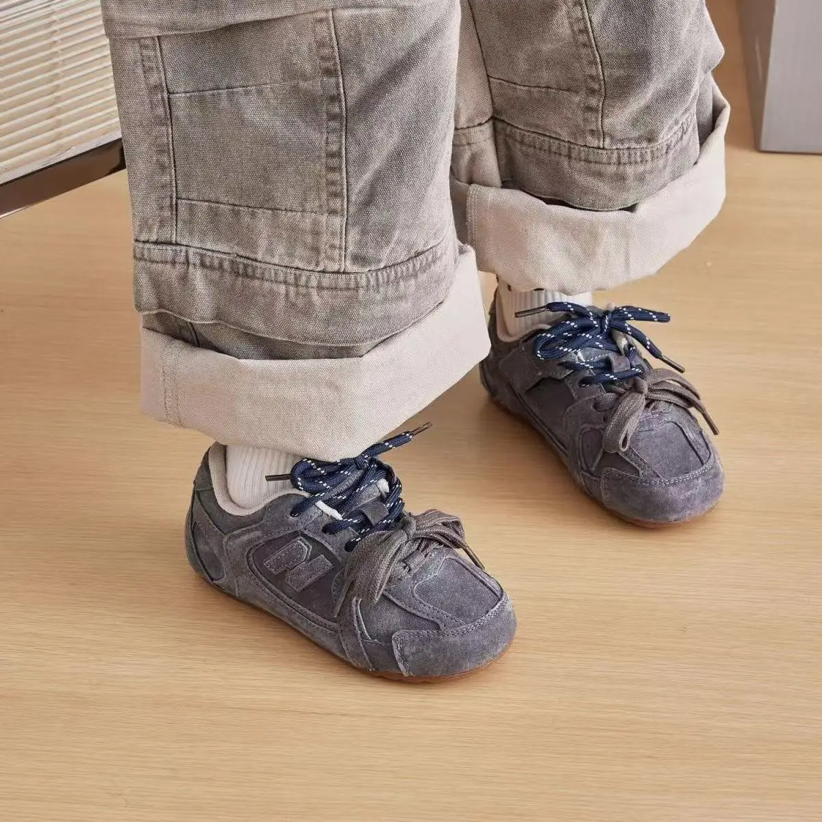 Kids Retro Suede Lace-up Sneakers Breathable Upper Non-slip Rubber Sole Casual Shoes for Toddler Boys Girls Daily Wear