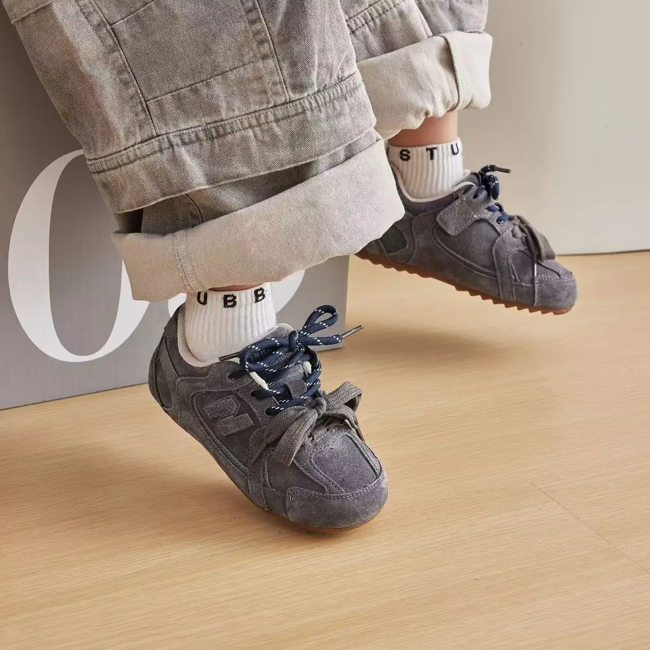 Kids Retro Suede Lace-up Sneakers Breathable Upper Non-slip Rubber Sole Casual Shoes for Toddler Boys Girls Daily Wear
