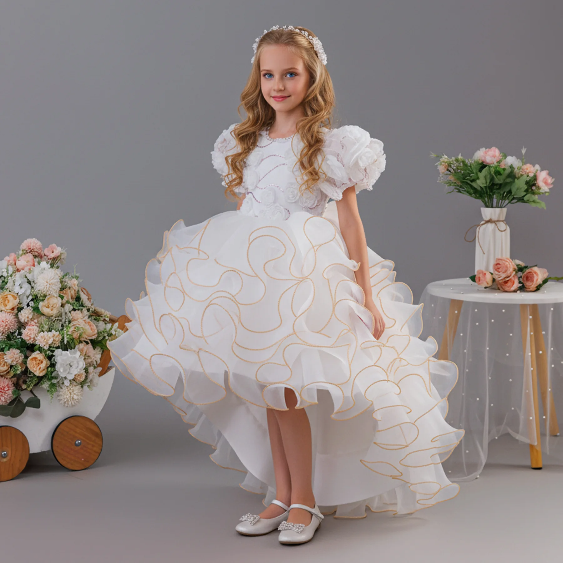 Girls' birthday dress 2026 New Girls' Puff Sleeve Train Princess Dress Elegant wedding flower girl dress Carnival Choir Fashion