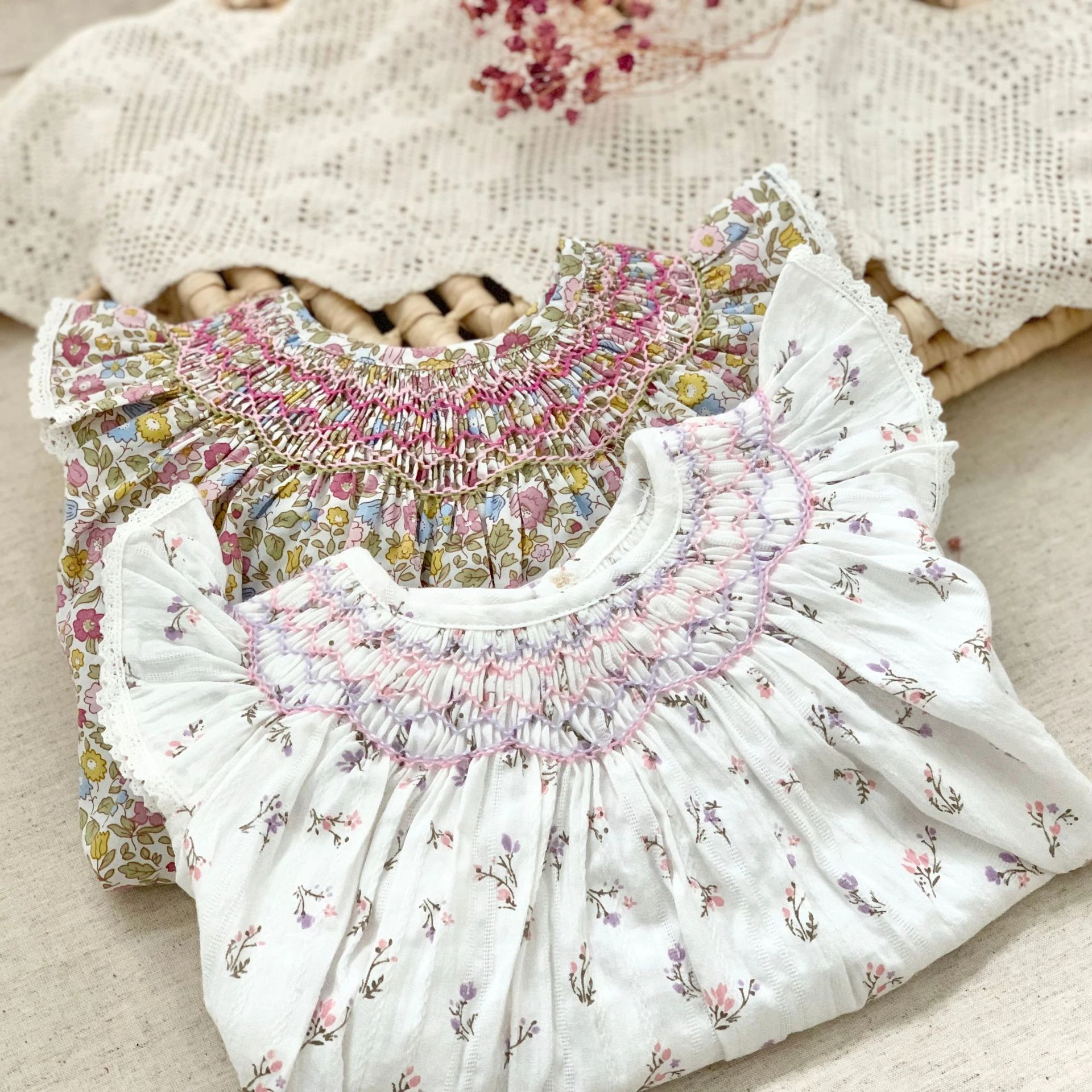 Smocked Ruffles Lace Girls Beach Dress Summer Soft Breathable Toddler Girls Clothing Children Holiday A-Line Dress Vestidos 2024
