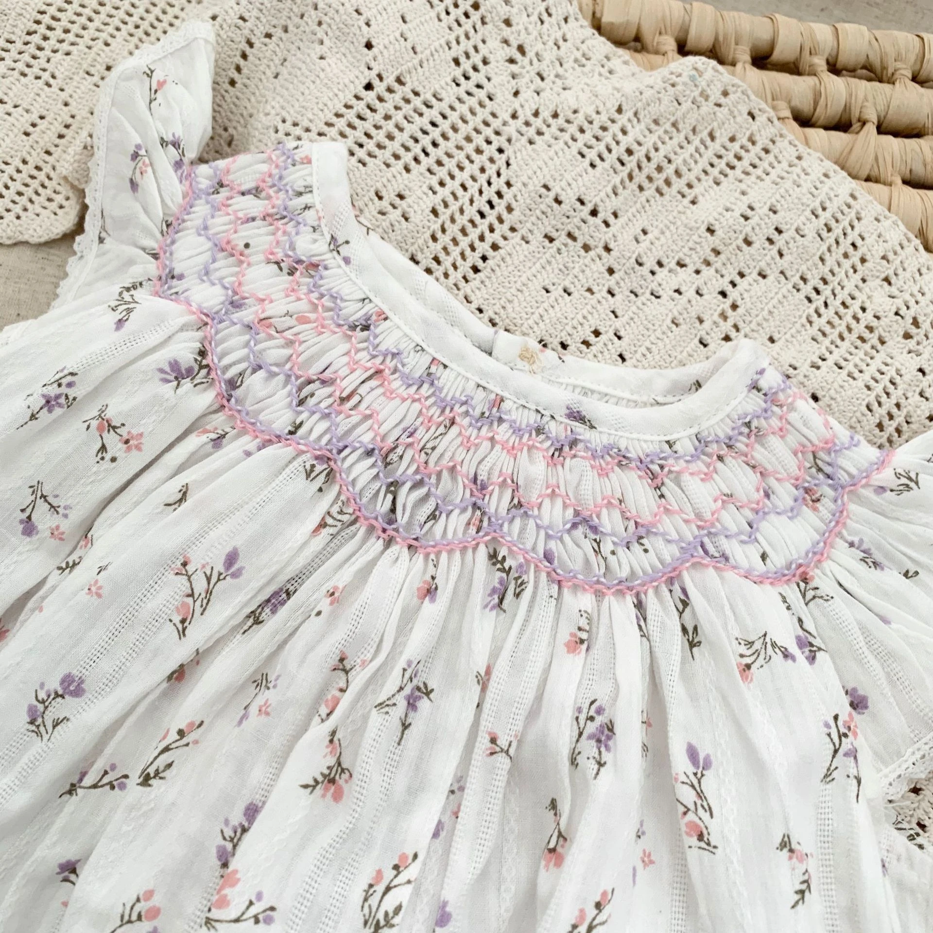 Smocked Ruffles Lace Girls Beach Dress Summer Soft Breathable Toddler Girls Clothing Children Holiday A-Line Dress Vestidos 2024