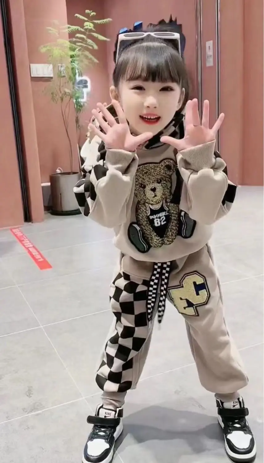 2-8 Years Spring Autumn Girls Clothing Set Cartoon Embroidered Bear Pattern Hoodies Sweatshirt+ Pants 2Pcs Outfit Suit For Kids