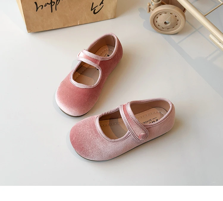 2026 New Cute Peach Pink Velvet Shoes Girls Vintage Green Velour Ballet Flats Baby Kids Spring New Soft Sole Luxury Mary Janes