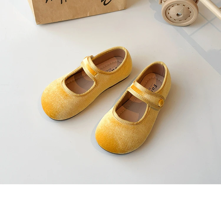 2026 New Cute Peach Pink Velvet Shoes Girls Vintage Green Velour Ballet Flats Baby Kids Spring New Soft Sole Luxury Mary Janes