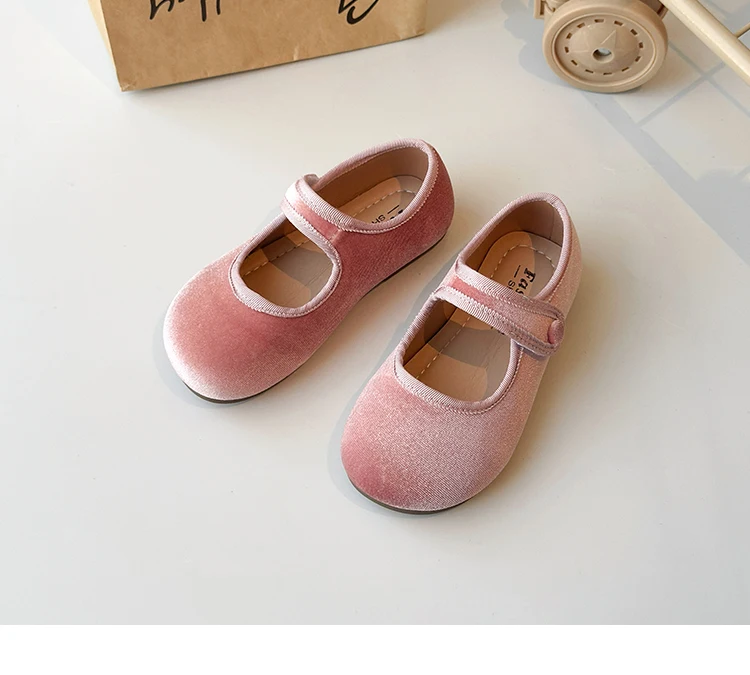 2026 New Cute Peach Pink Velvet Shoes Girls Vintage Green Velour Ballet Flats Baby Kids Spring New Soft Sole Luxury Mary Janes