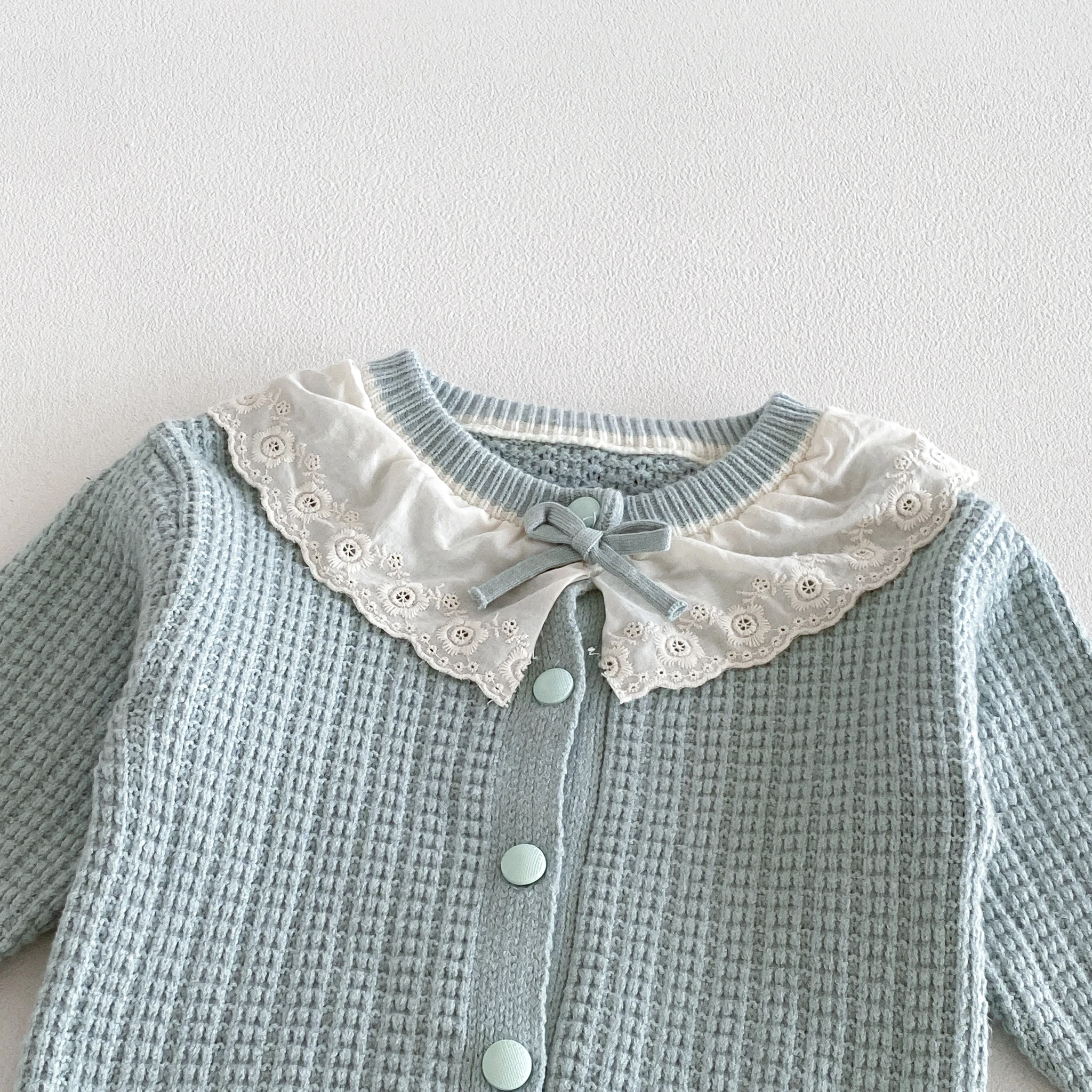 2026 Autumn Girls' Outfit: Lace-trimmed Color-block Knit Cardigan with Bow and Matching Tight Two-piece Set