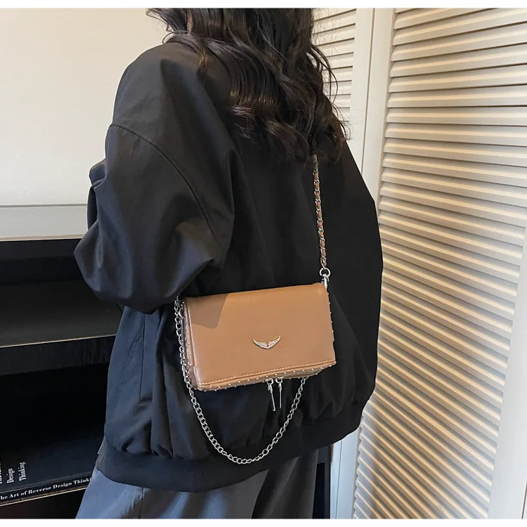 2026 New French-style Diamond-Inlaid Wing Envelope Bag - Fashionable and Versatile ZV Bag - Classic Retro Single Shoulder Crossb