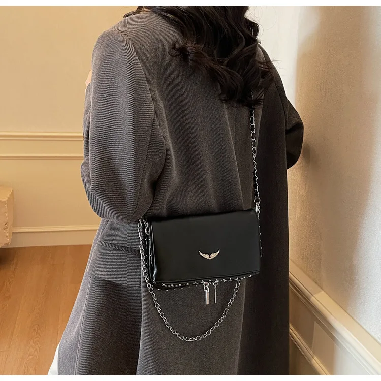 2026 New French-style Diamond-Inlaid Wing Envelope Bag - Fashionable and Versatile ZV Bag - Classic Retro Single Shoulder Crossb