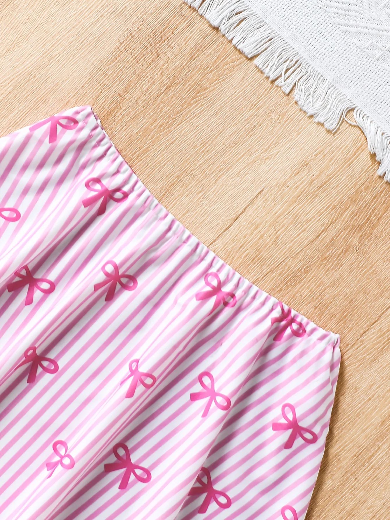 Girls' Summer Swimwear Set: Pink Bow and Striped Print Strapless One-Piece Swimsuit and Short Skirt Two-Piece Set Suitable for Girls Aged 8-12, Versatile Clothing for Beach and Pool