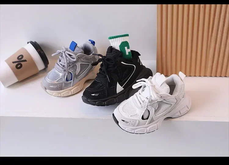 Kids Casual Running Shoes with Thick Soles Boys Girls Fashion Versatile Sports Shoes 2026 New Children Mesh Breathable Sneakers