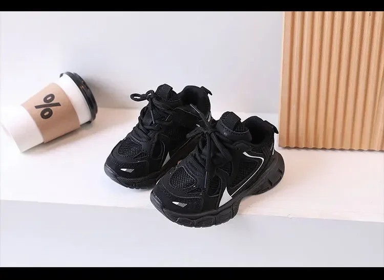 Kids Casual Running Shoes with Thick Soles Boys Girls Fashion Versatile Sports Shoes 2026 New Children Mesh Breathable Sneakers