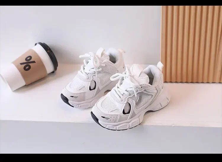 Kids Casual Running Shoes with Thick Soles Boys Girls Fashion Versatile Sports Shoes 2026 New Children Mesh Breathable Sneakers