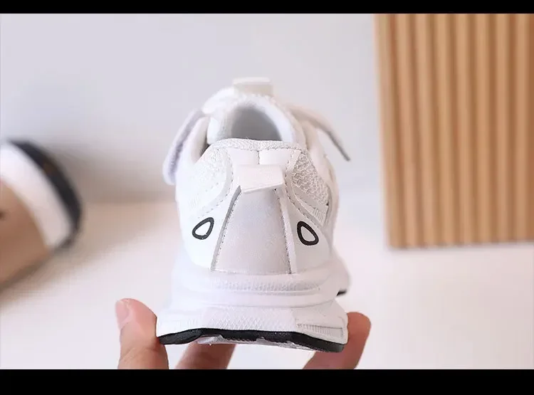 Kids Casual Running Shoes with Thick Soles Boys Girls Fashion Versatile Sports Shoes 2026 New Children Mesh Breathable Sneakers