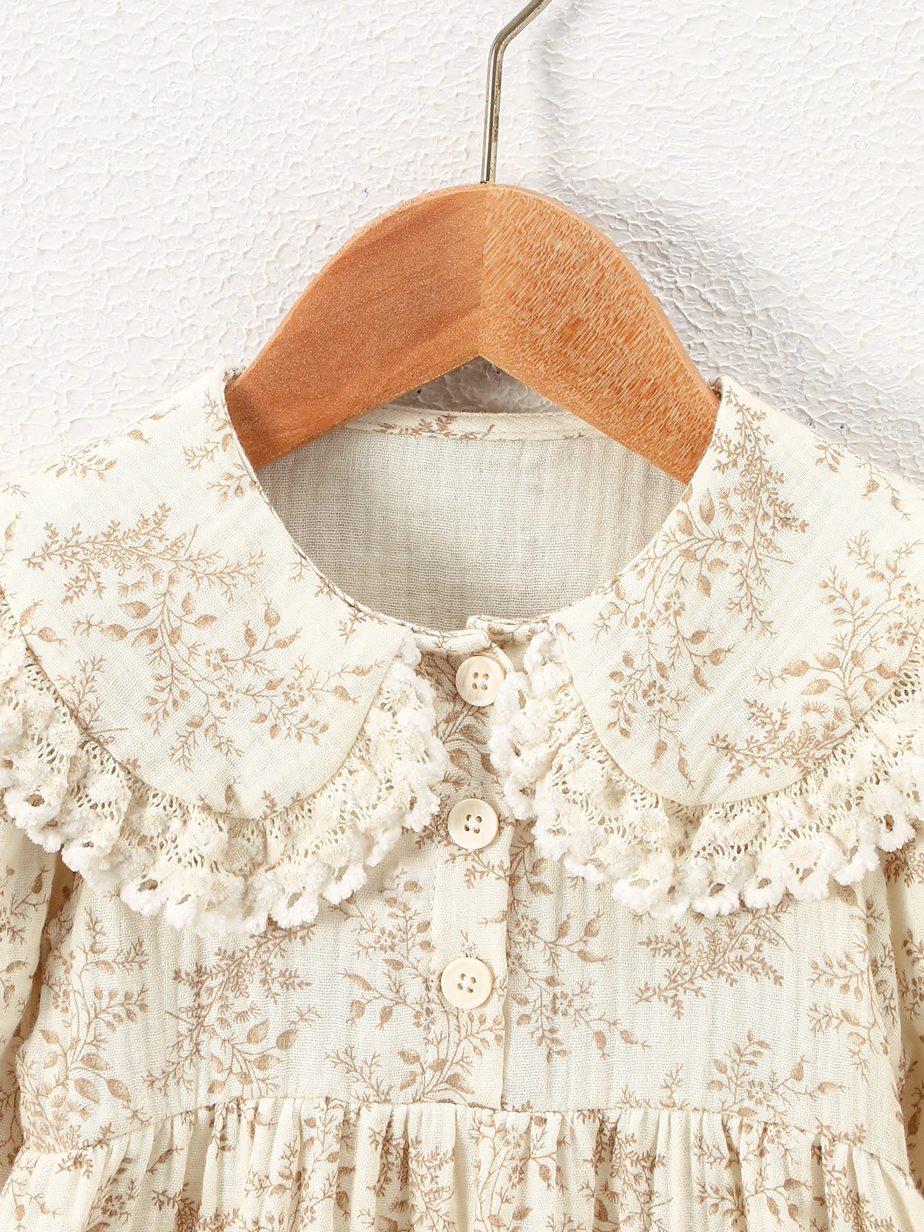 1-Piece Spring and Autumn Girls' Double-Sided Crinkled Light Coffee-Colored Printed Dress, Cute Cotton Country-Style Doll Collar Princess Dress, Long-Sleeve Lace Plush Trim Collar, Comfortable Dress for Baby Girls, Soft and Breathable for Toddlers and Young Children, Suitable for Outings