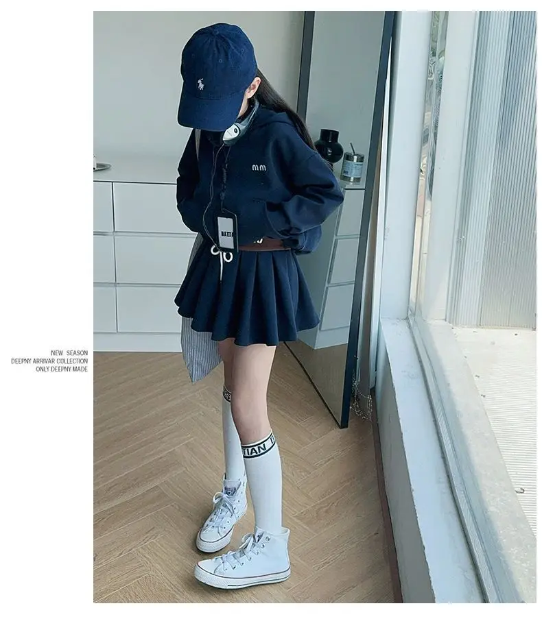 Girls Autumn Casual Outfit Set Two-Piece Long-Sleeve Top + Short Skirt Set Children's Clothing Set Suitable for Girls Aged 7-17