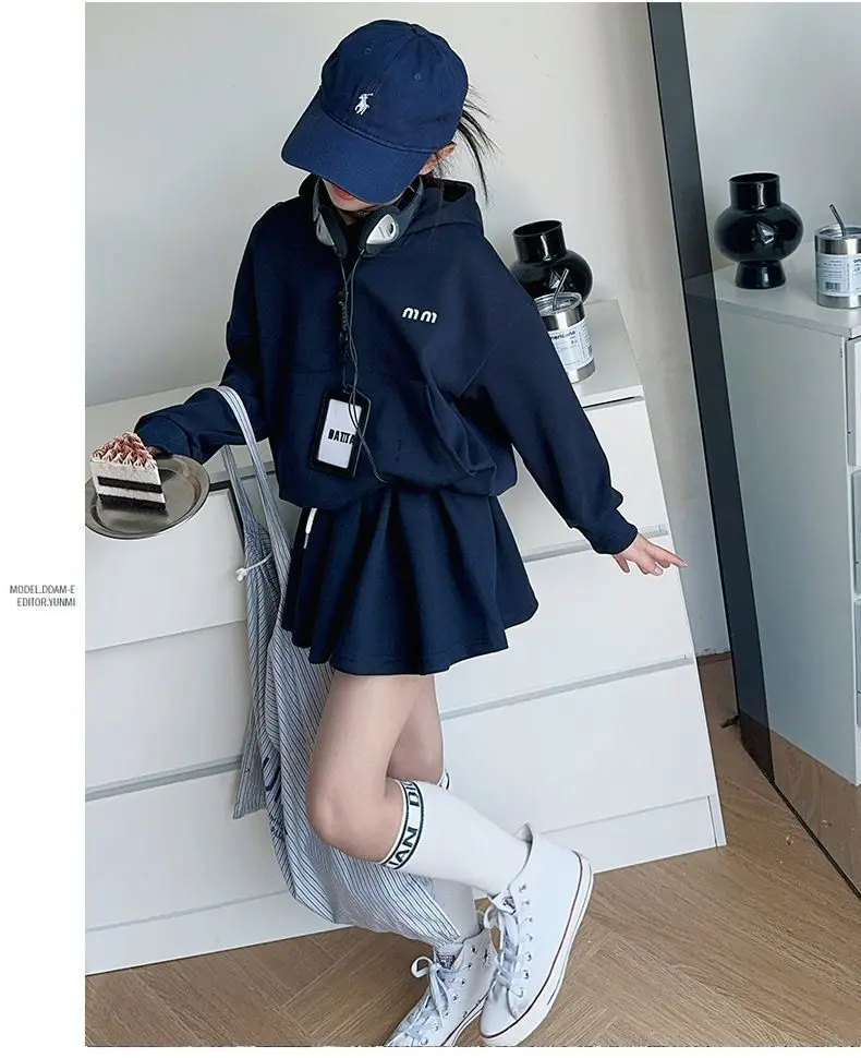 Girls Autumn Casual Outfit Set Two-Piece Long-Sleeve Top + Short Skirt Set Children's Clothing Set Suitable for Girls Aged 7-17