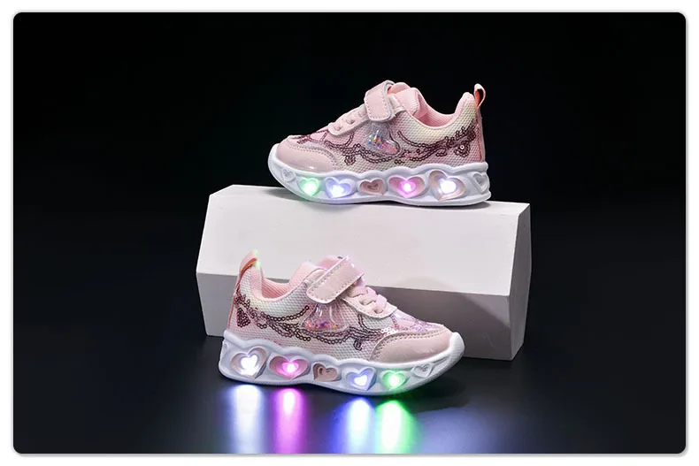 New LED Children Cute Cartoon Sequin Casual Sneaker for Children Shoes Girl Mesh Breathable Lighting Shoes Baby Illuminated Shoe