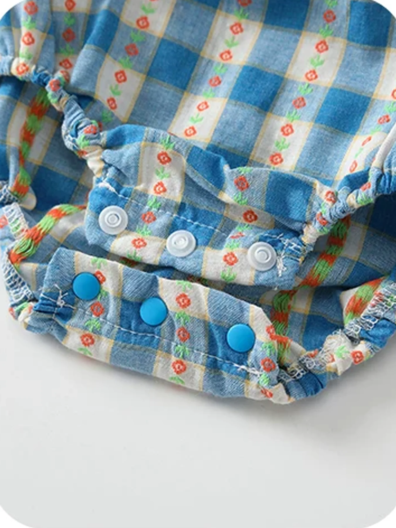 Crocheted Blue-and-White Checkered Sleeveless Rompers with Mushroom Collar and Bow for Baby Girls—Spring/Summer Style