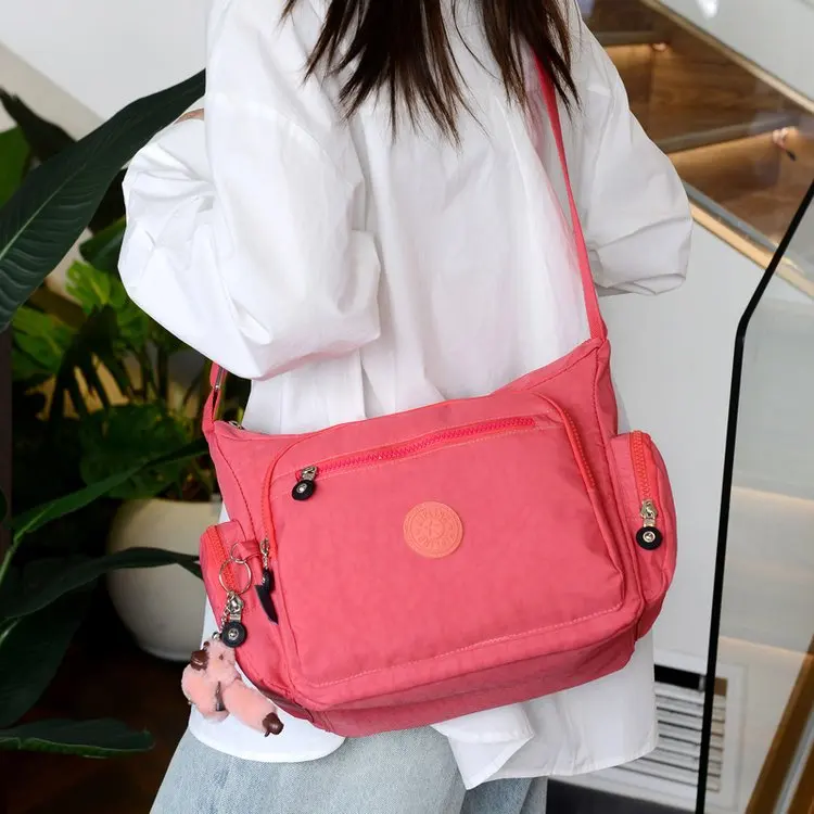 Unique Commuter Diaper Bag Ladies Messenger Bag Solid Color Leather Designer Paris Fashion Popular Classic