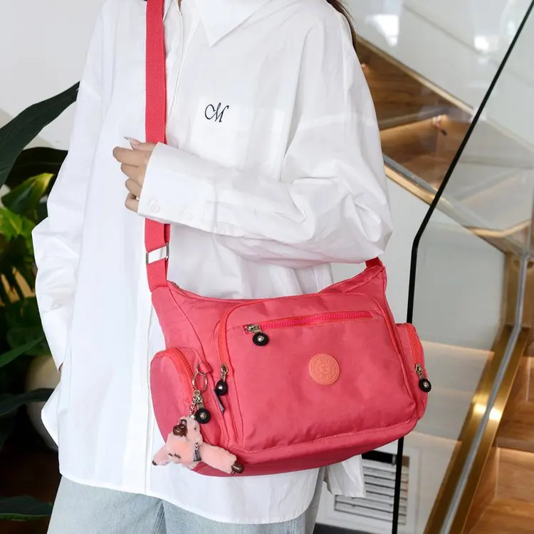 Unique Commuter Diaper Bag Ladies Messenger Bag Solid Color Leather Designer Paris Fashion Popular Classic