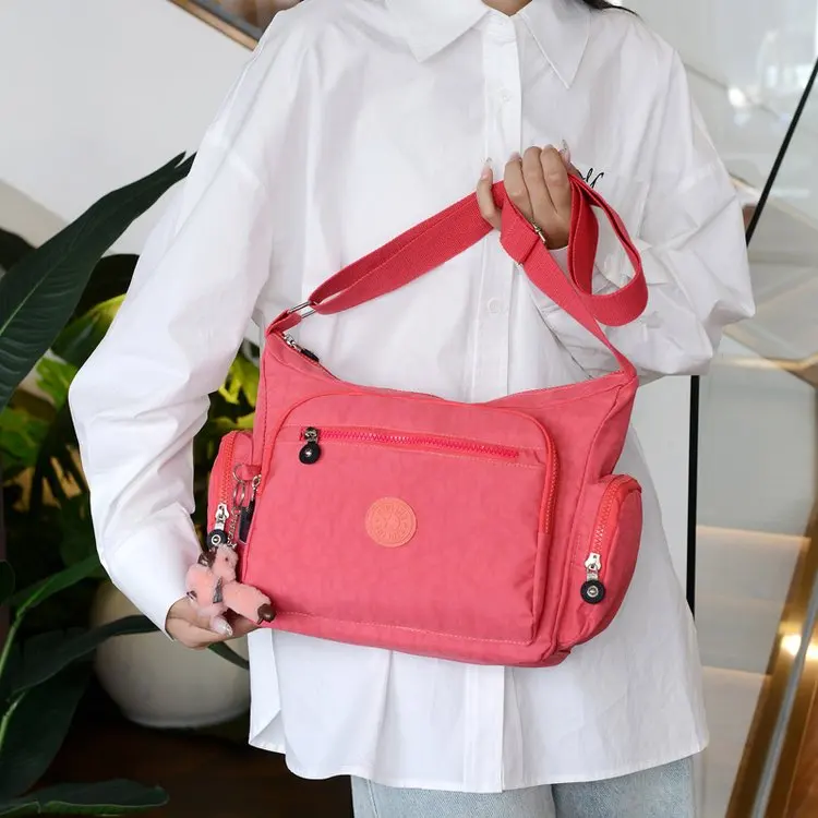 Unique Commuter Diaper Bag Ladies Messenger Bag Solid Color Leather Designer Paris Fashion Popular Classic