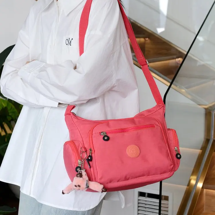 Unique Commuter Diaper Bag Ladies Messenger Bag Solid Color Leather Designer Paris Fashion Popular Classic