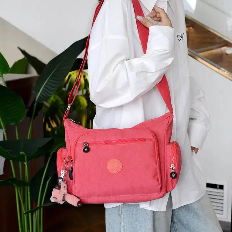 Unique Commuter Diaper Bag Ladies Messenger Bag Solid Color Leather Designer Paris Fashion Popular Classic