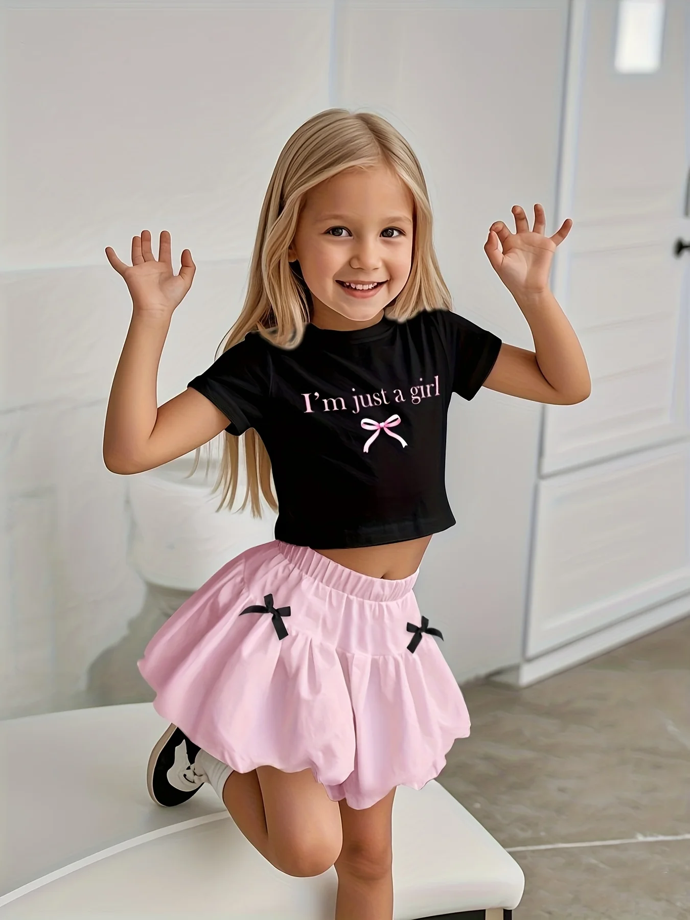 Girls' Summer Casual Outfit: Bow Print Short-Sleeve Top and Lantern Skirt Two-Piece Set in Pink and Black, Fashionable and Versatile, Suitable for 8-12 Year Old Children, Home and Outing Wear
