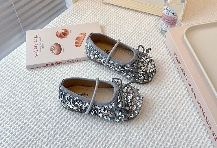 Girls' Shoes 2025 Spring New Fashion Little Girl Sequin Princess Shoes Soft Sole Girls' Shallow Mouth Single Shoes Breathable
