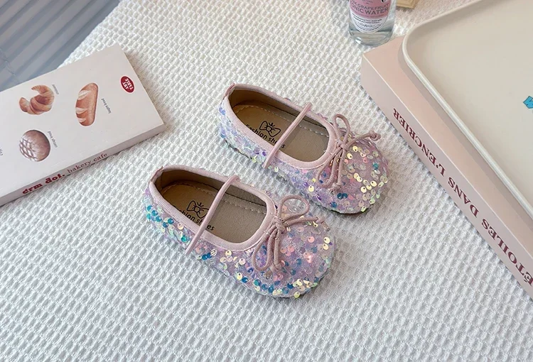 Girls' Shoes 2025 Spring New Fashion Little Girl Sequin Princess Shoes Soft Sole Girls' Shallow Mouth Single Shoes Breathable