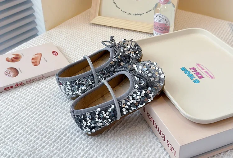 Girls' Shoes 2025 Spring New Fashion Little Girl Sequin Princess Shoes Soft Sole Girls' Shallow Mouth Single Shoes Breathable