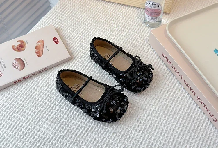 Girls' Shoes 2025 Spring New Fashion Little Girl Sequin Princess Shoes Soft Sole Girls' Shallow Mouth Single Shoes Breathable