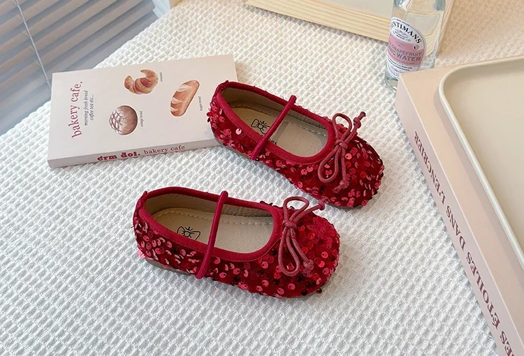 Girls' Shoes 2025 Spring New Fashion Little Girl Sequin Princess Shoes Soft Sole Girls' Shallow Mouth Single Shoes Breathable