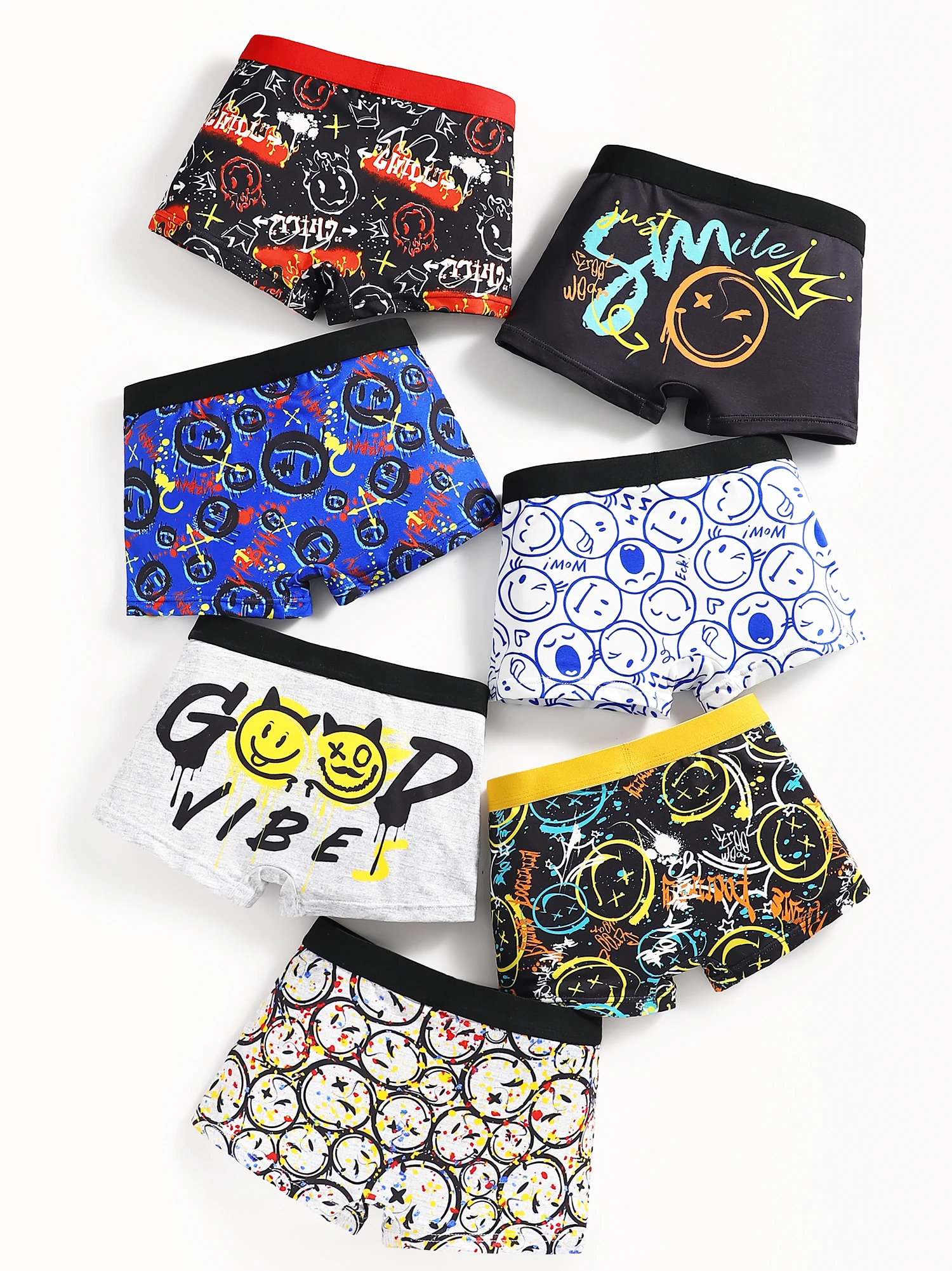 7-Piece Mixed Set of Boys' Boxer Briefs with Prints, Comfortable and Soft for Home Wear, Cute Student Underwear Suitable for Ages 4-12